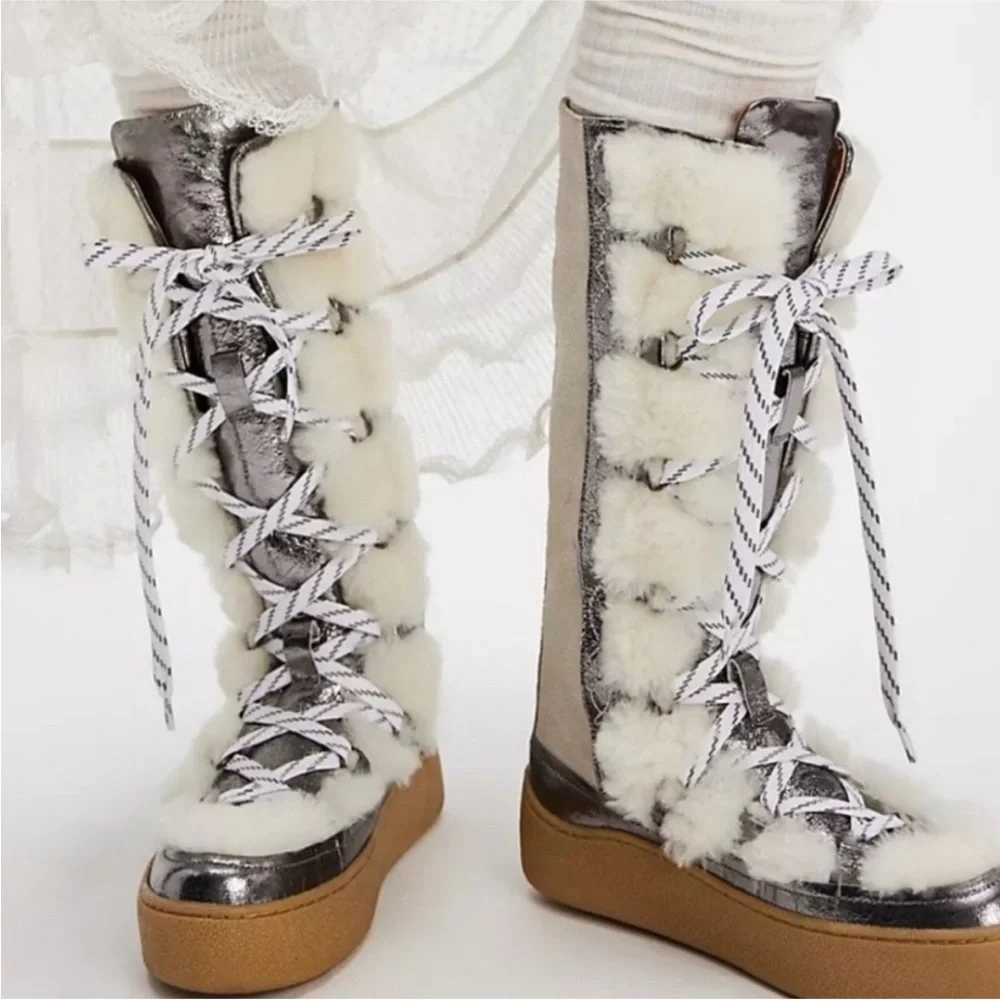 Free People White Wilder MukLuk Genuine Shearling Lined Boots Size 10 NIB $258